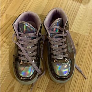Worn once purple Sketcher’s Energy Lights Sz 1